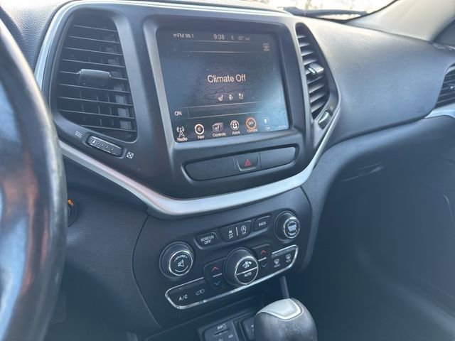 Used 2018 Jeep Cherokee Trailhawk image 8