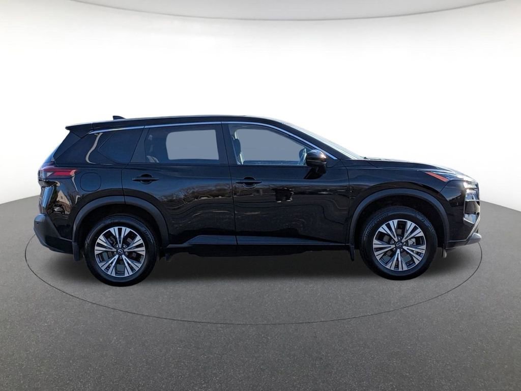 Used 2023 Nissan Rogue SV image 4