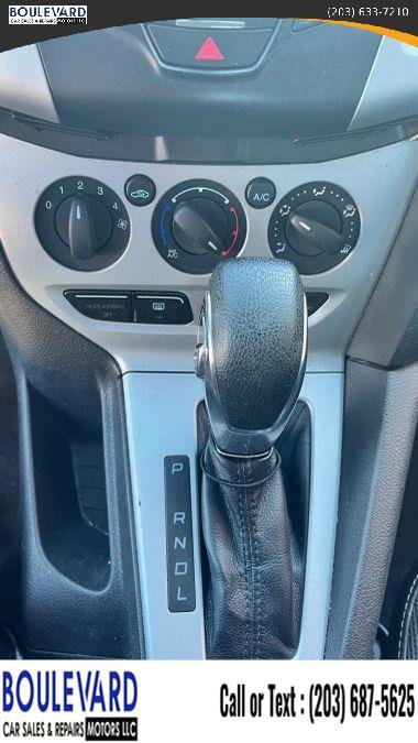 Used 2013 Ford Focus SE FWD image 23