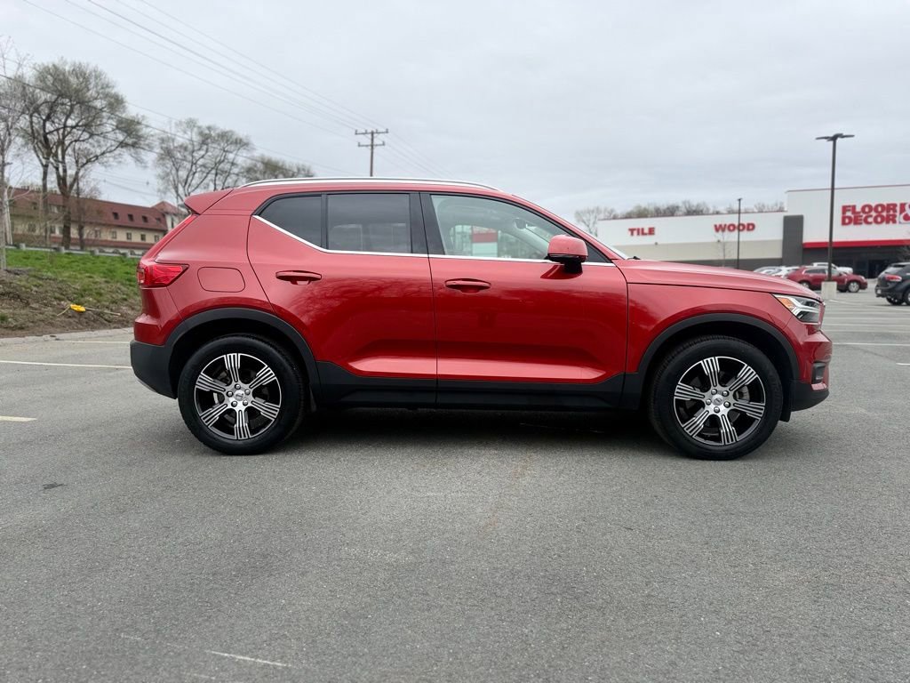 Used 2022 Volvo XC40 T5 Inscription image 8