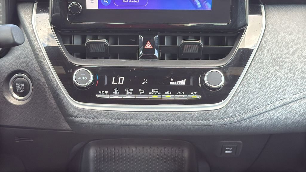 Used 2025 Toyota Corolla SE image 24