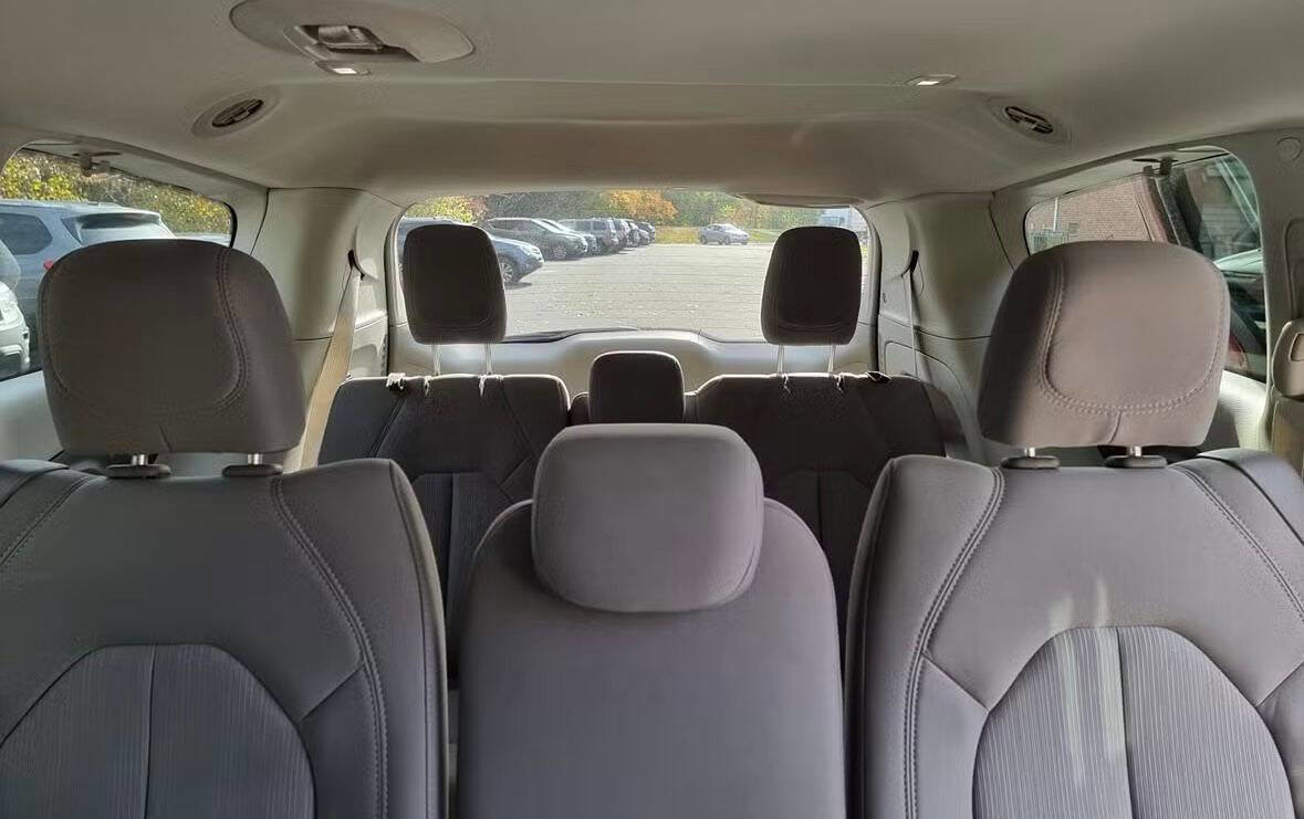 Used 2019 Chrysler Pacifica Touring Plus w/ Tire & Wheel Group image 5