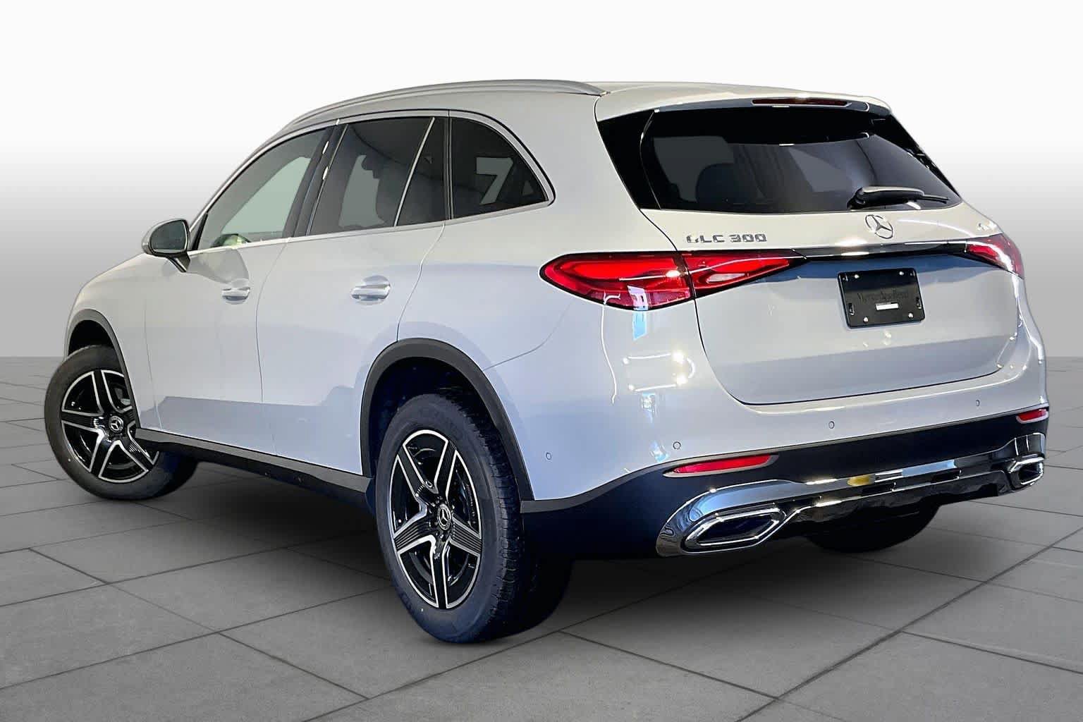 New 2027 Mercedes-Benz GLC 300 4MATIC image 3