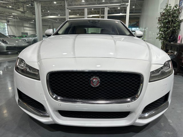 Used 2017 Jaguar XF Prestige RWD image 20