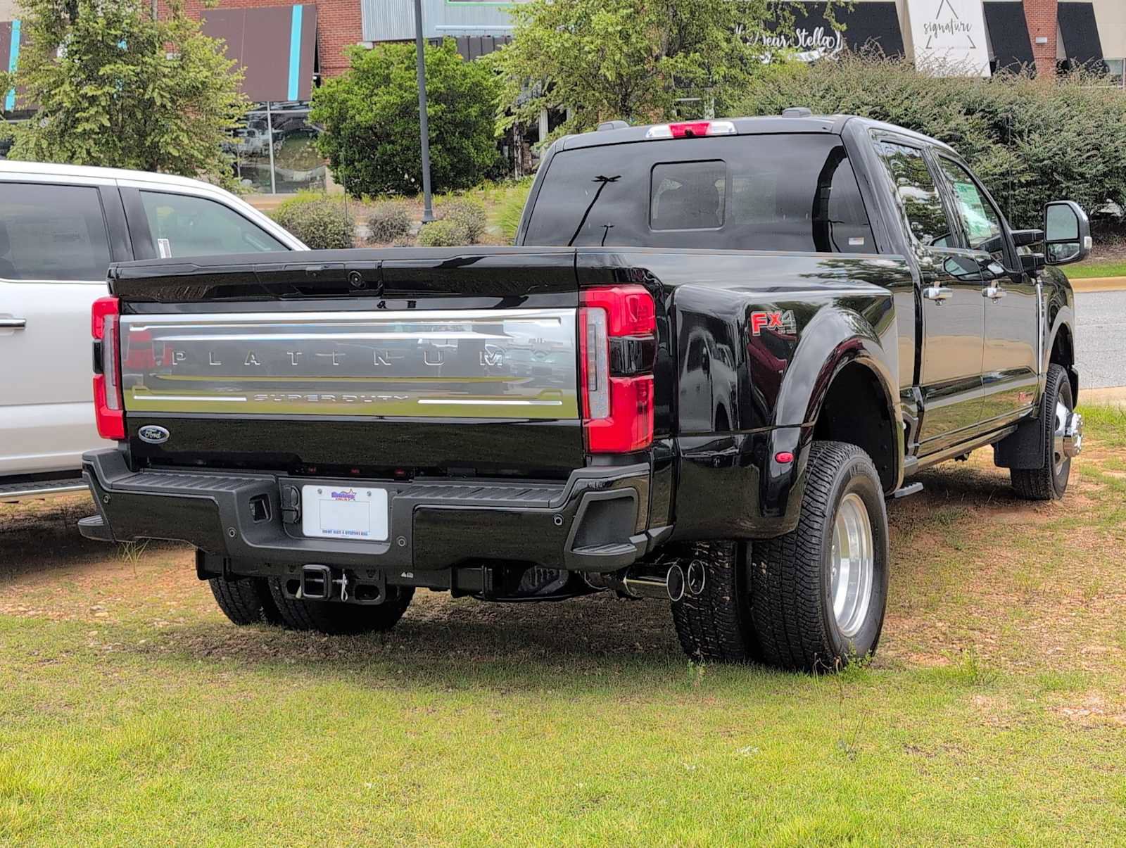 New 2025 Ford F350 Platinum w/ Platinum Plus Package image 13