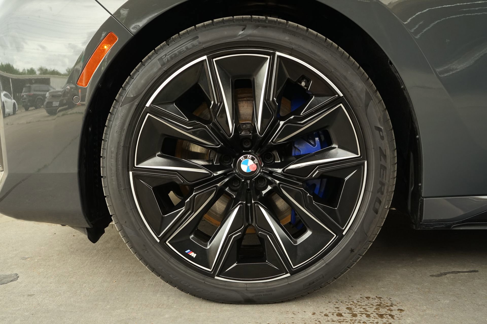 Used 2024 BMW 760i xDrive w/ Executive Package image 34