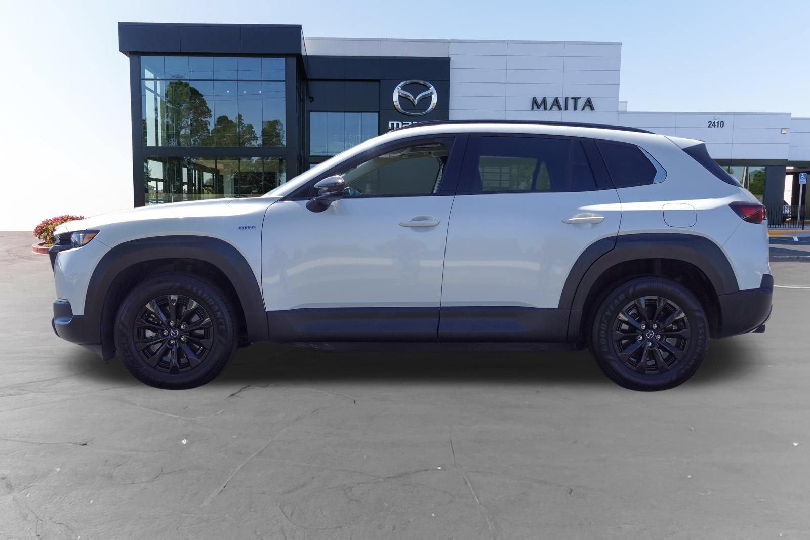 Certified 2025 MAZDA CX-50 AWD 2.5 Hybrid w/ Premium Pkg image 8