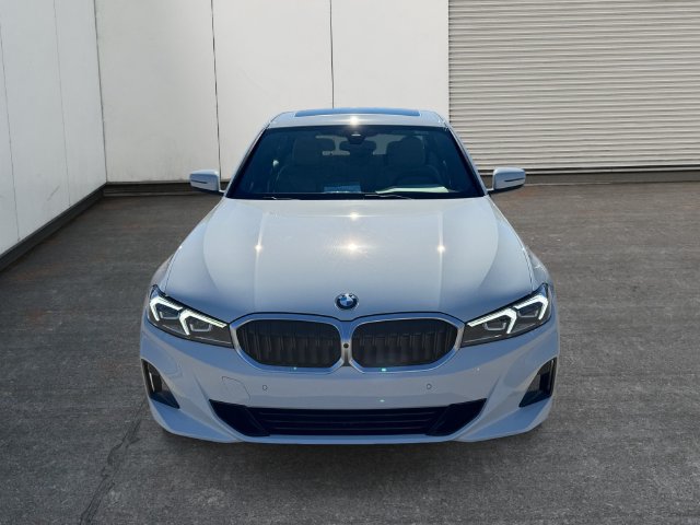 Used 2025 BMW 330i xDrive Sedan w/ Premium Package AWD/4WD image 8