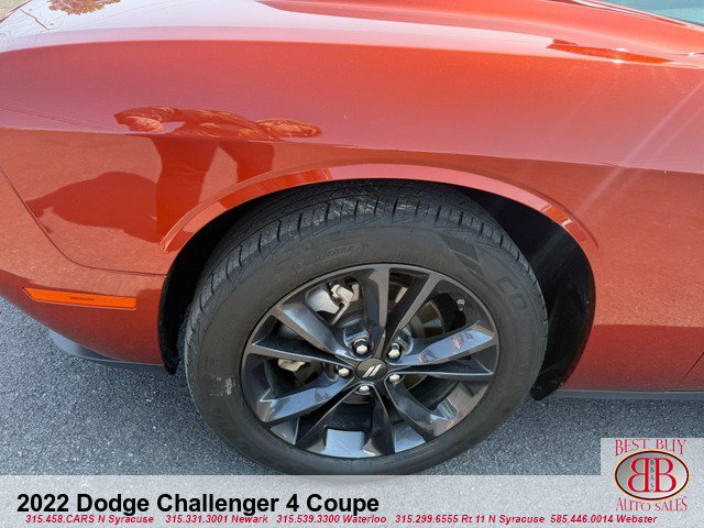 Used 2022 Dodge Challenger SXT w/ Blacktop Package AWD/4WD image 10