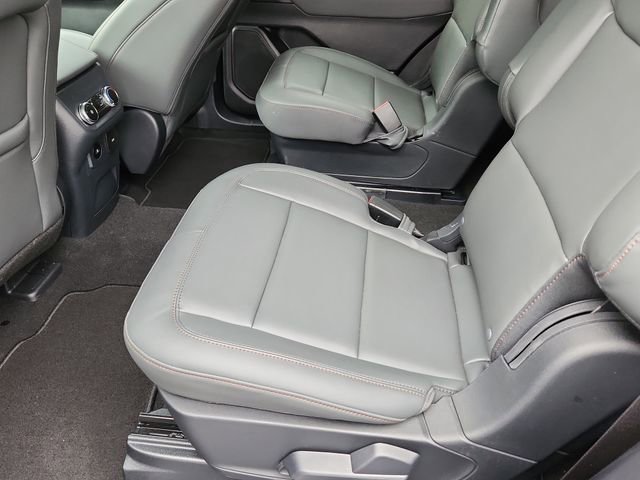 Used 2025 Ford Explorer Active w/ Active Comfort Package image 10