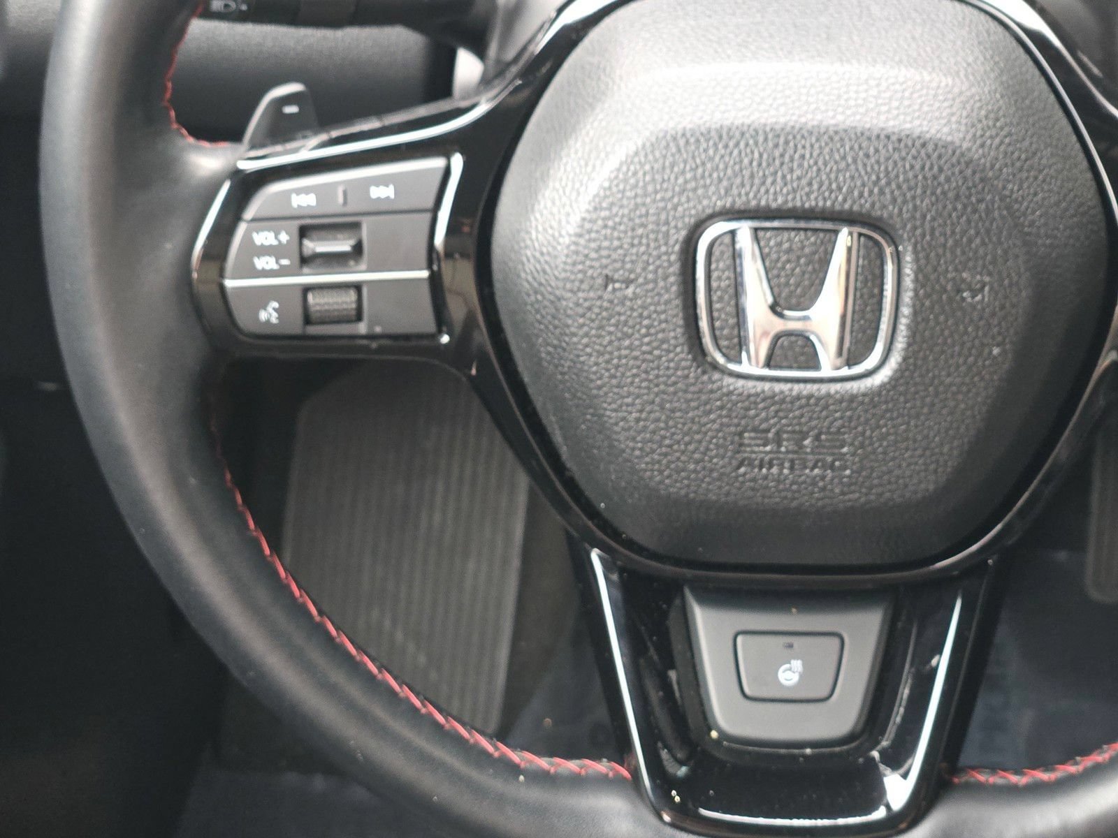 Used 2025 Honda Pilot Black Edition image 16