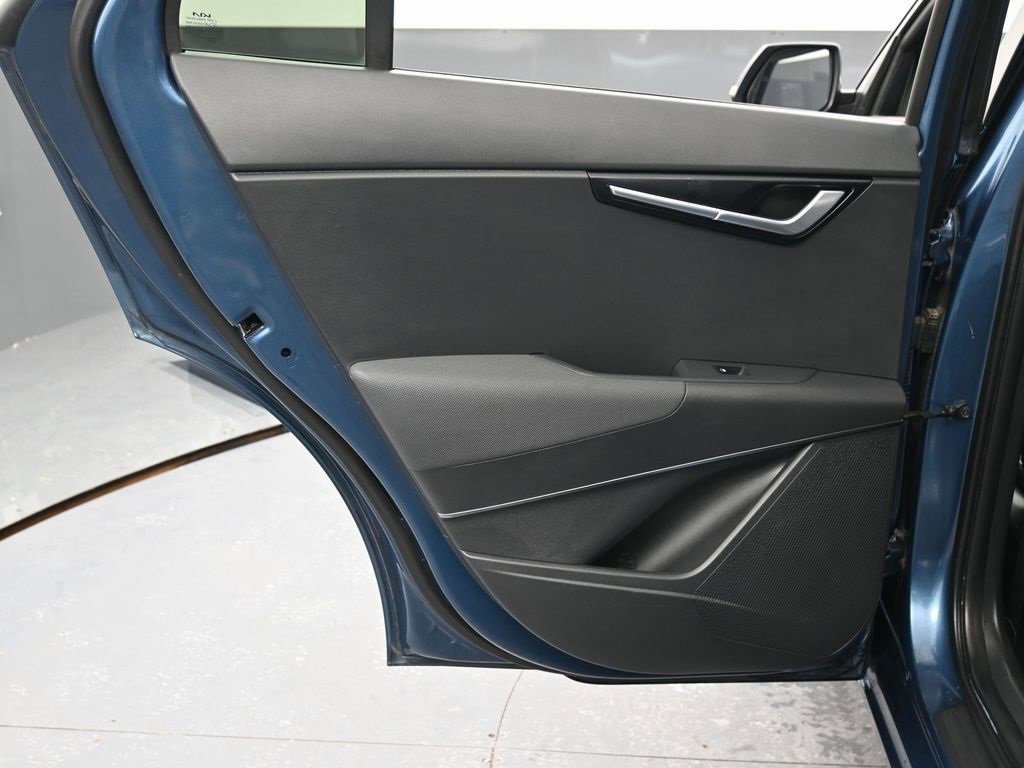 Used 2023 Kia Niro EX image 38