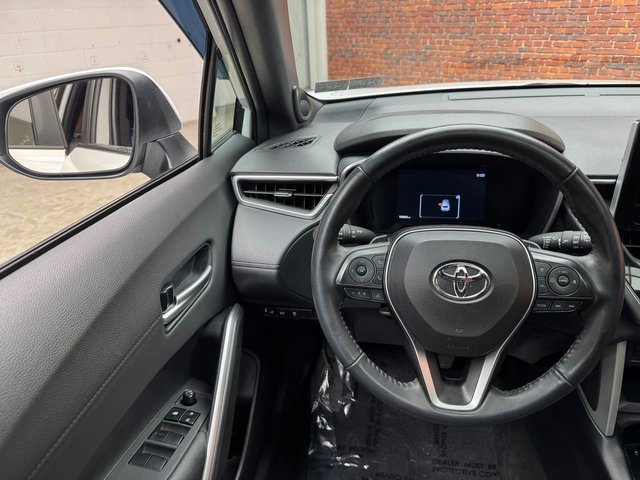 Used 2024 Toyota Corolla Cross XSE w/ Convenience Package image 13
