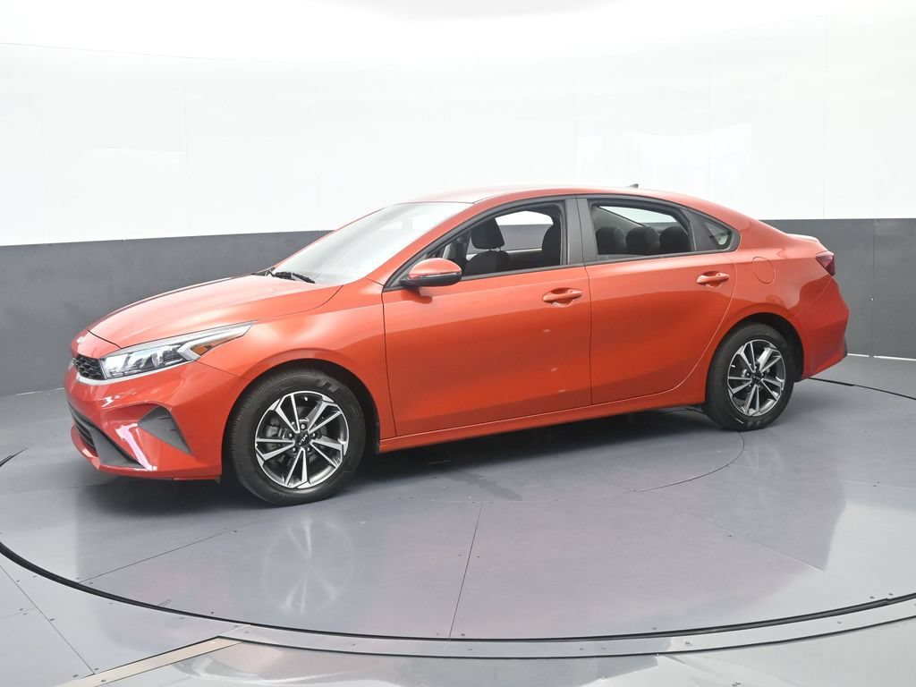 Used 2023 Kia Forte LXS w/ LXS Technology Package FWD image 2