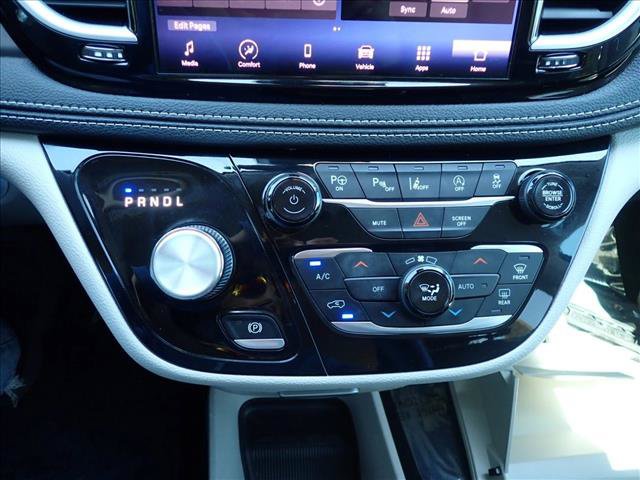 Used 2023 Chrysler Pacifica Touring-L AWD/4WD image 20