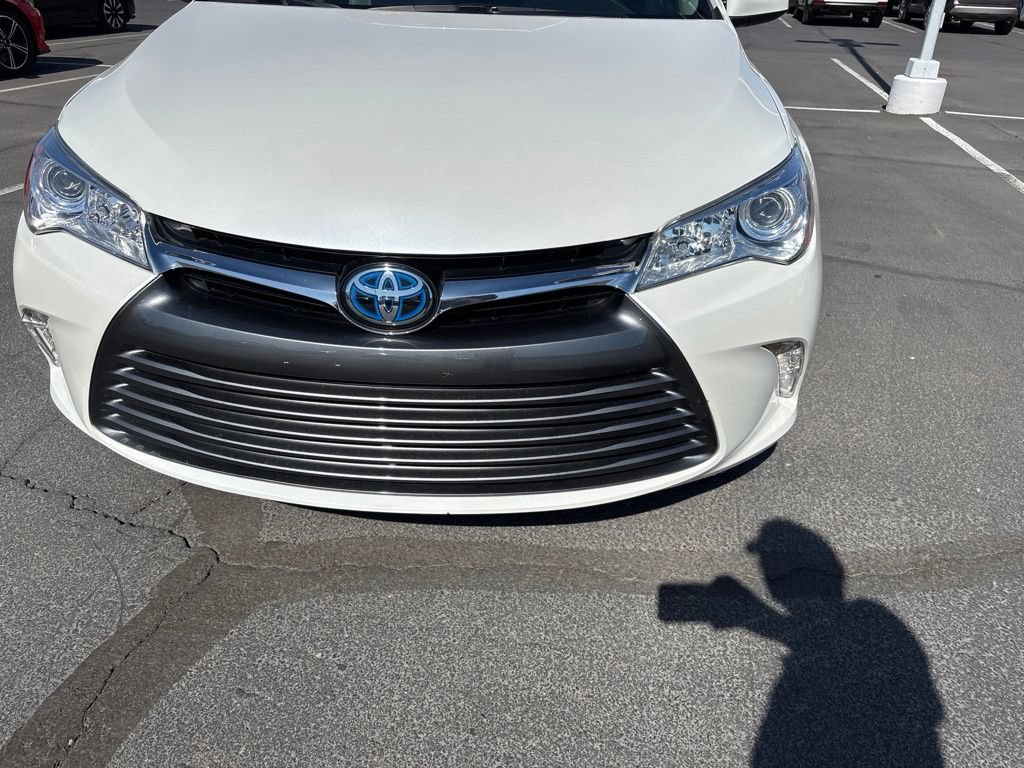 Used 2016 Toyota Camry XLE w/ Moonroof Package FWD image 3