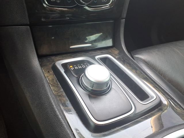 Used 2018 Chrysler 300 Limited AWD/4WD image 19