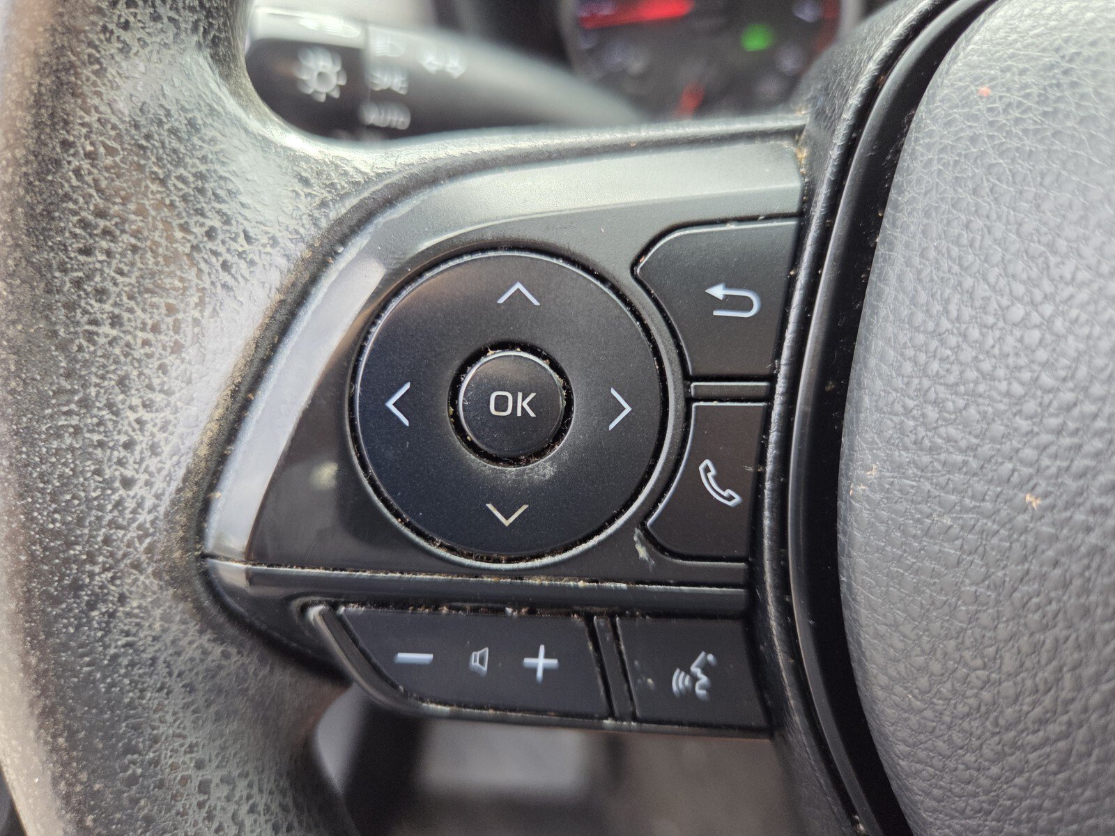 Used 2022 Toyota RAV4 XLE FWD image 21