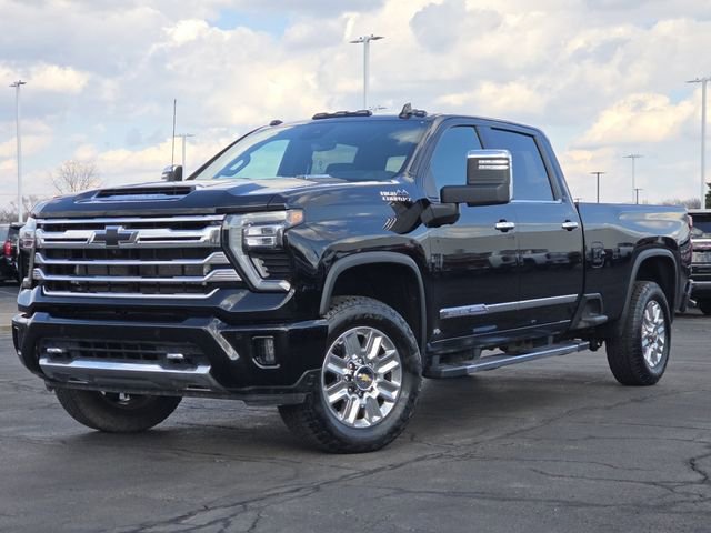 Used 2024 Chevrolet Silverado 2500 High Country w/ Technology Package image 2