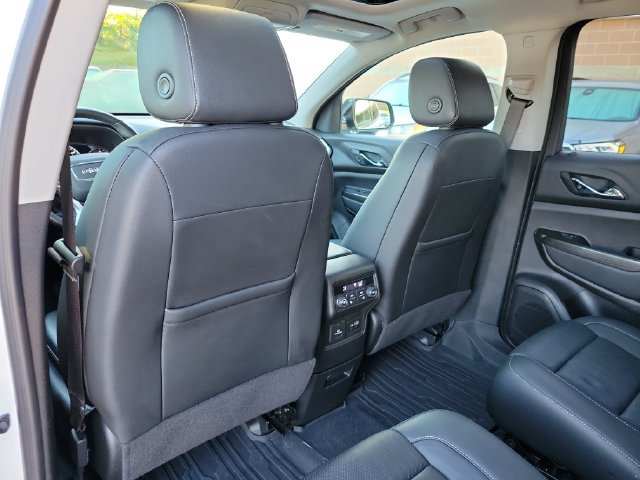 Used 2023 GMC Acadia SLT w/ Elevation Edition AWD/4WD image 12