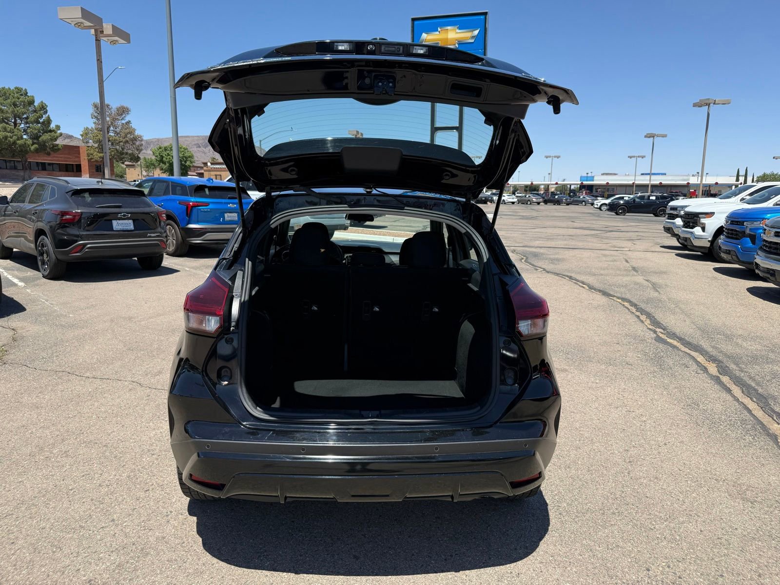 Used 2024 Nissan Kicks SR FWD image 35