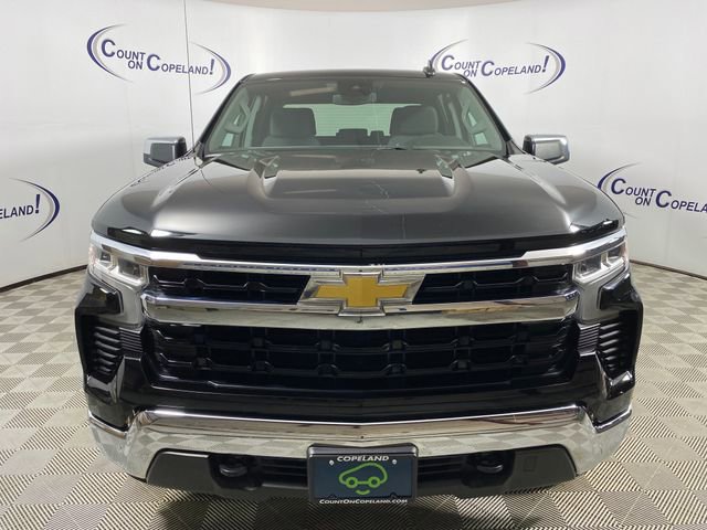 Used 2022 Chevrolet Silverado 1500 LT AWD/4WD image 9