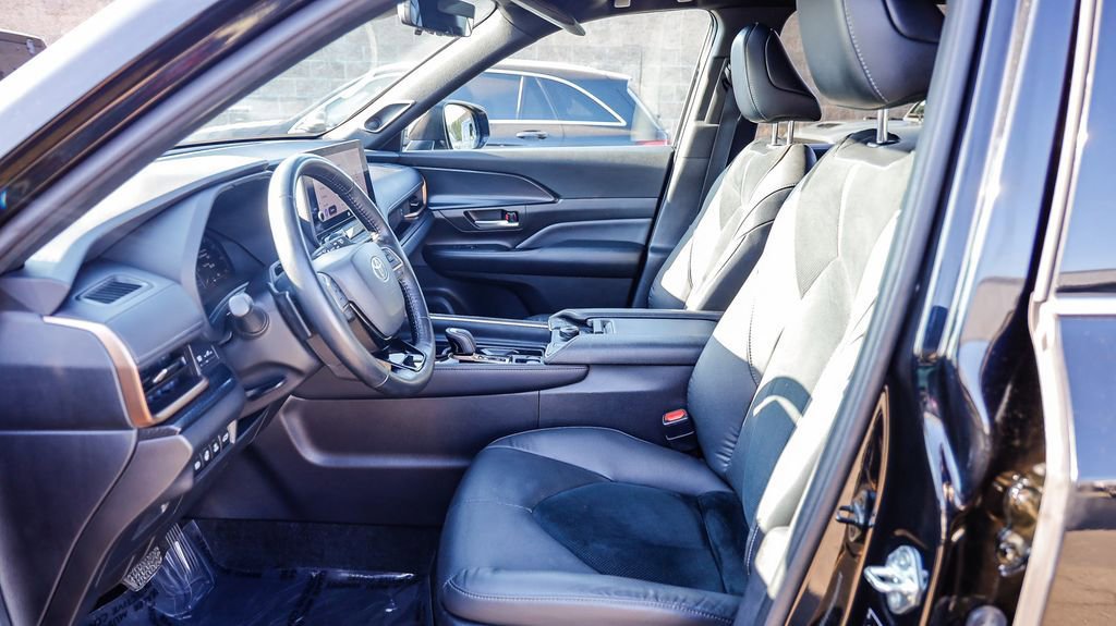 Used 2024 Toyota Grand Highlander AWD Hybrid image 19