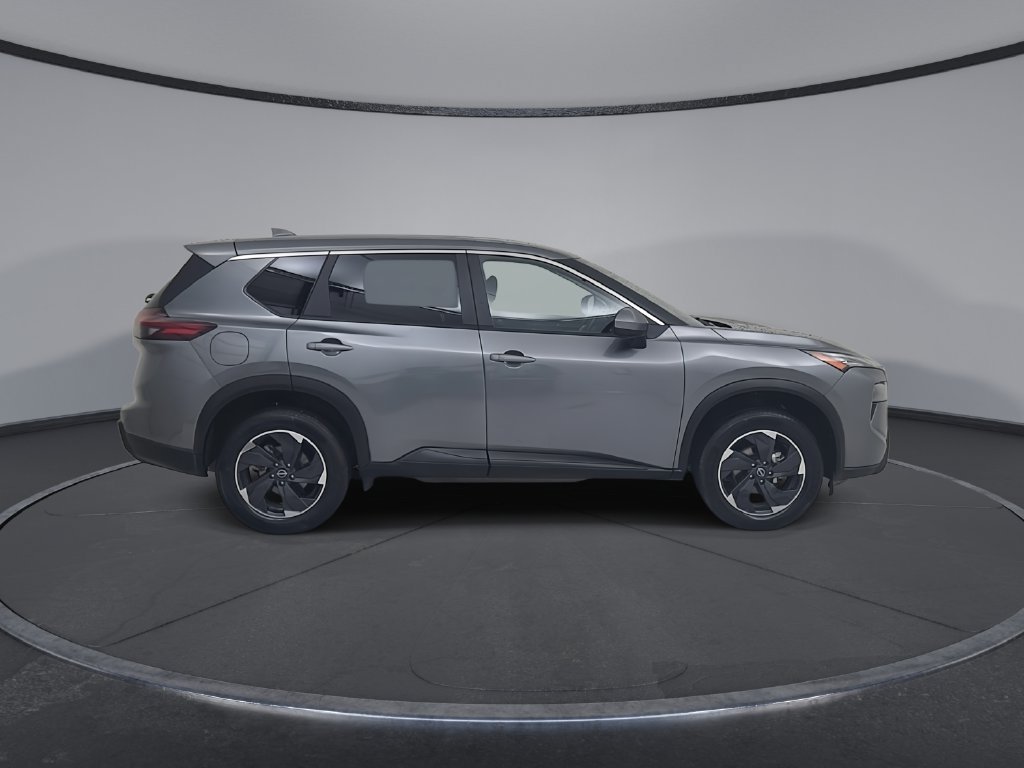 Used 2025 Nissan Rogue SV AWD/4WD image 18