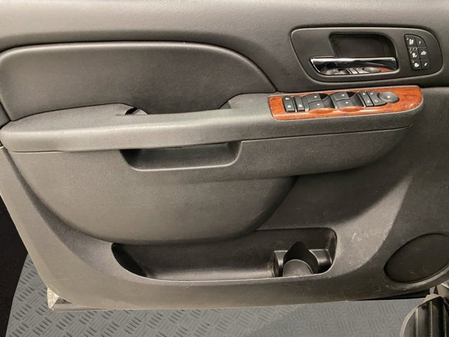 Used 2013 Chevrolet Avalanche LTZ image 19