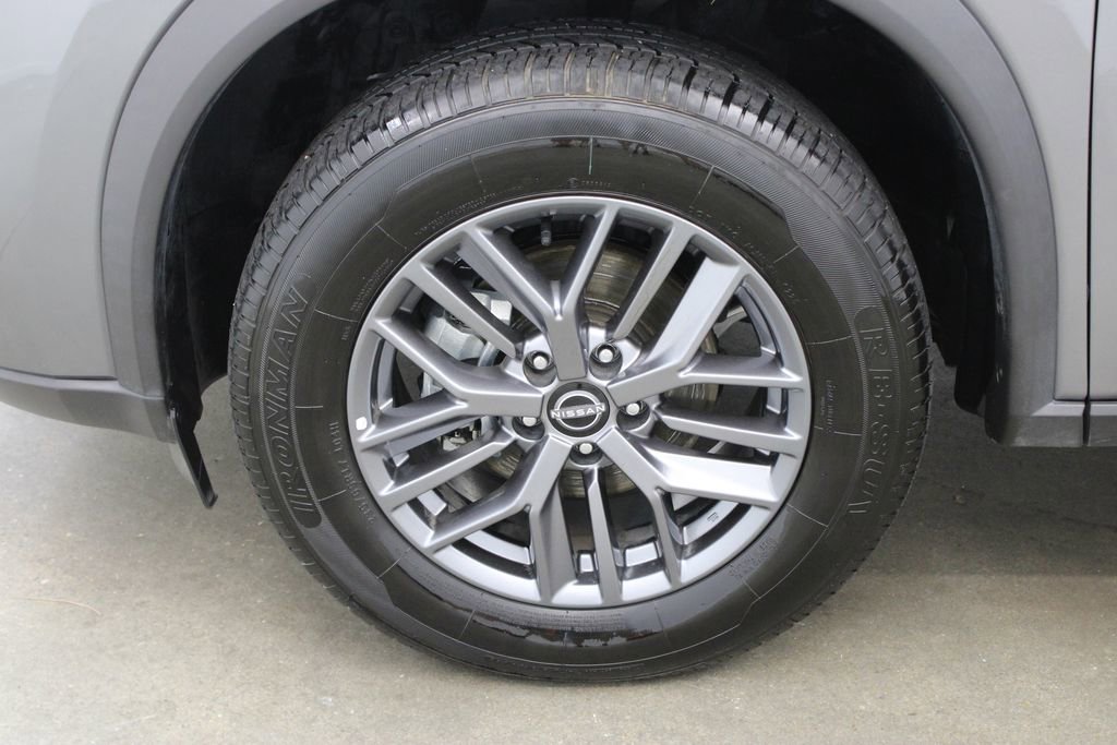 Used 2024 Nissan Rogue S image 26