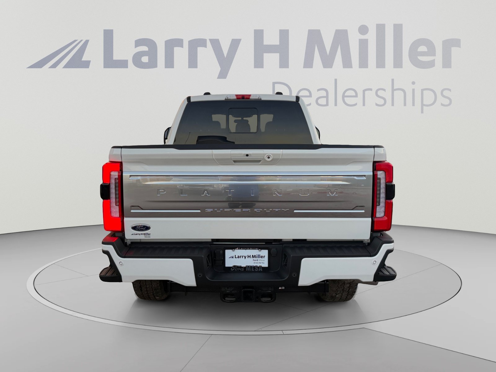 Used 2026 Ford F250 Platinum w/ Platinum Plus Package AWD/4WD image 4