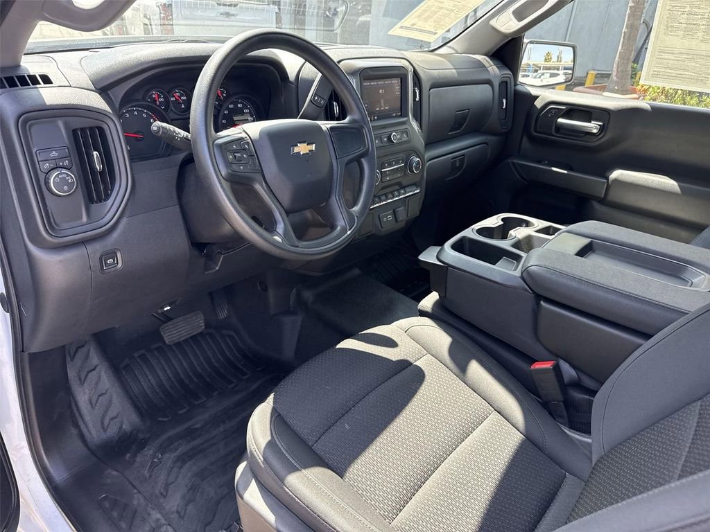 Used 2025 Chevrolet Silverado 1500 W/T image 18