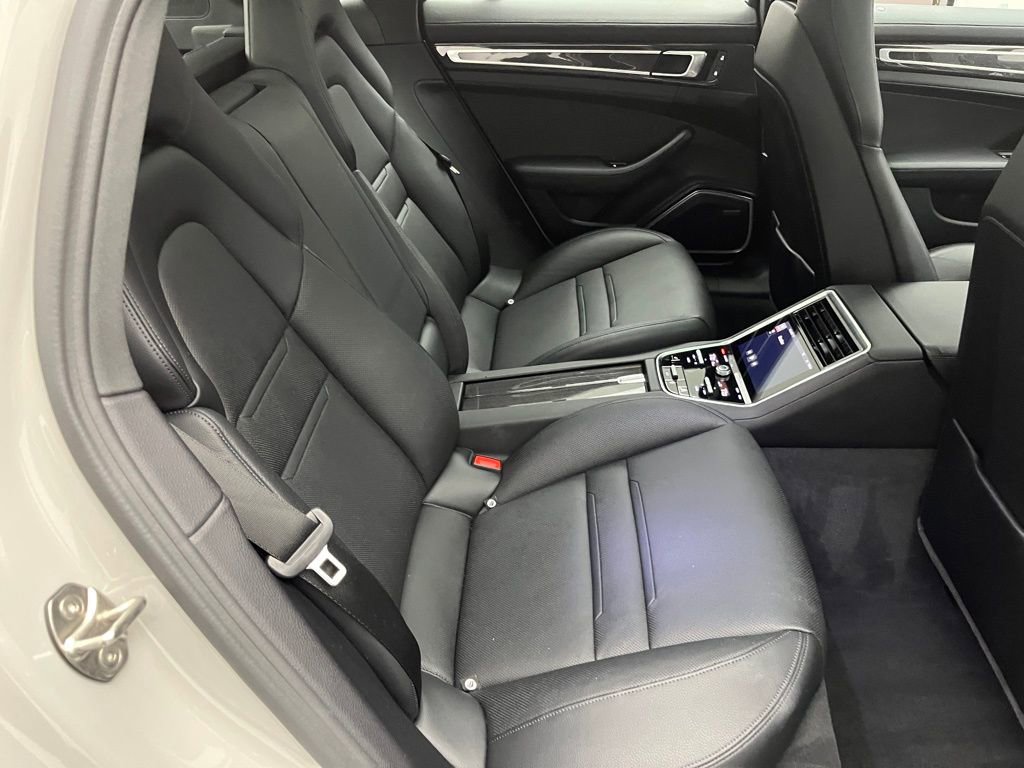 Used 2023 Porsche Panamera image 37