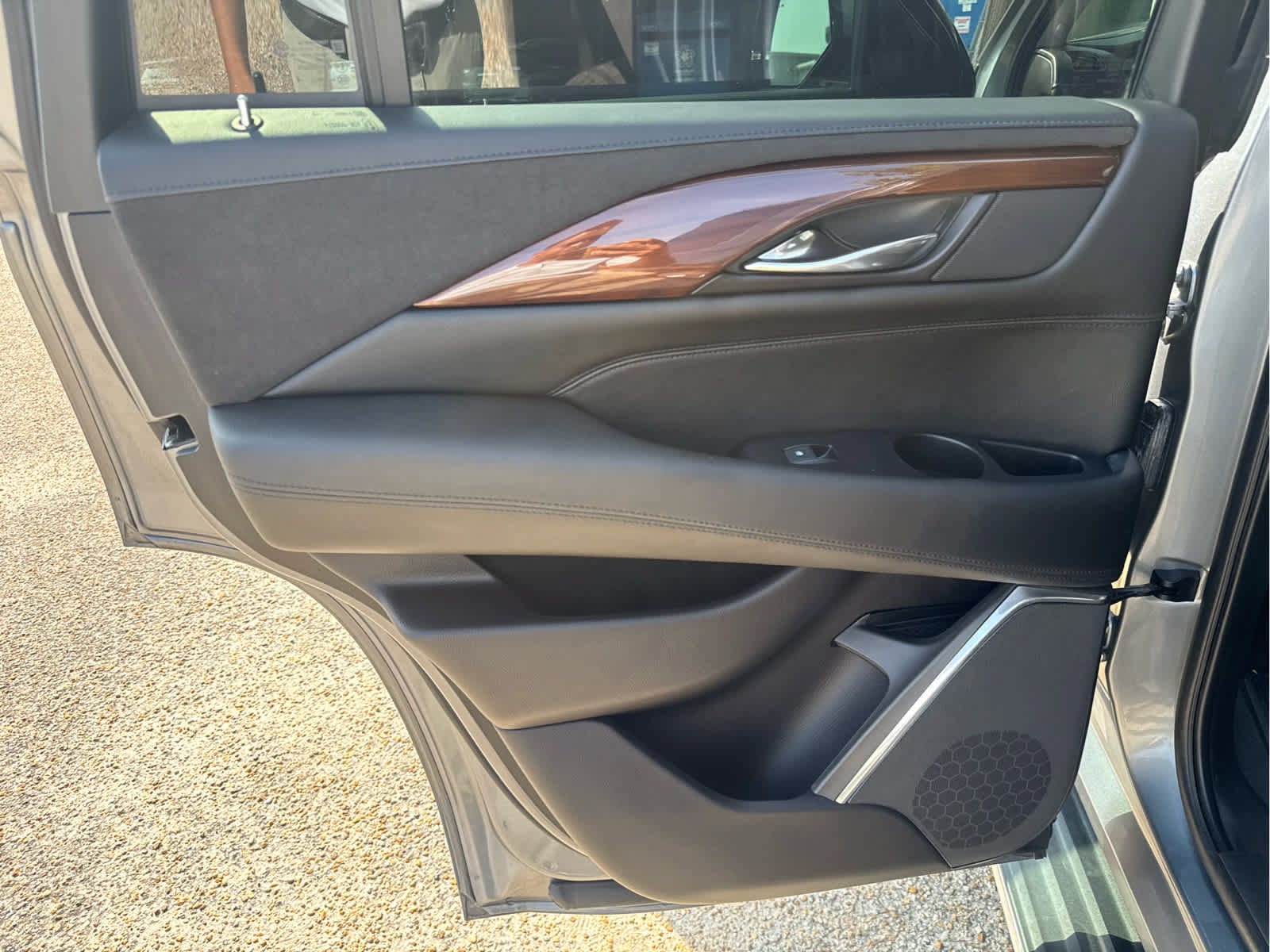 Used 2020 Cadillac Escalade Luxury RWD image 33