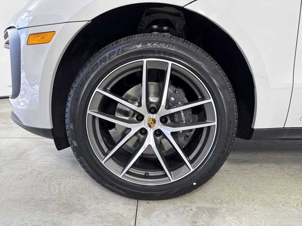 New 2026 Porsche Macan AWD/4WD image 13