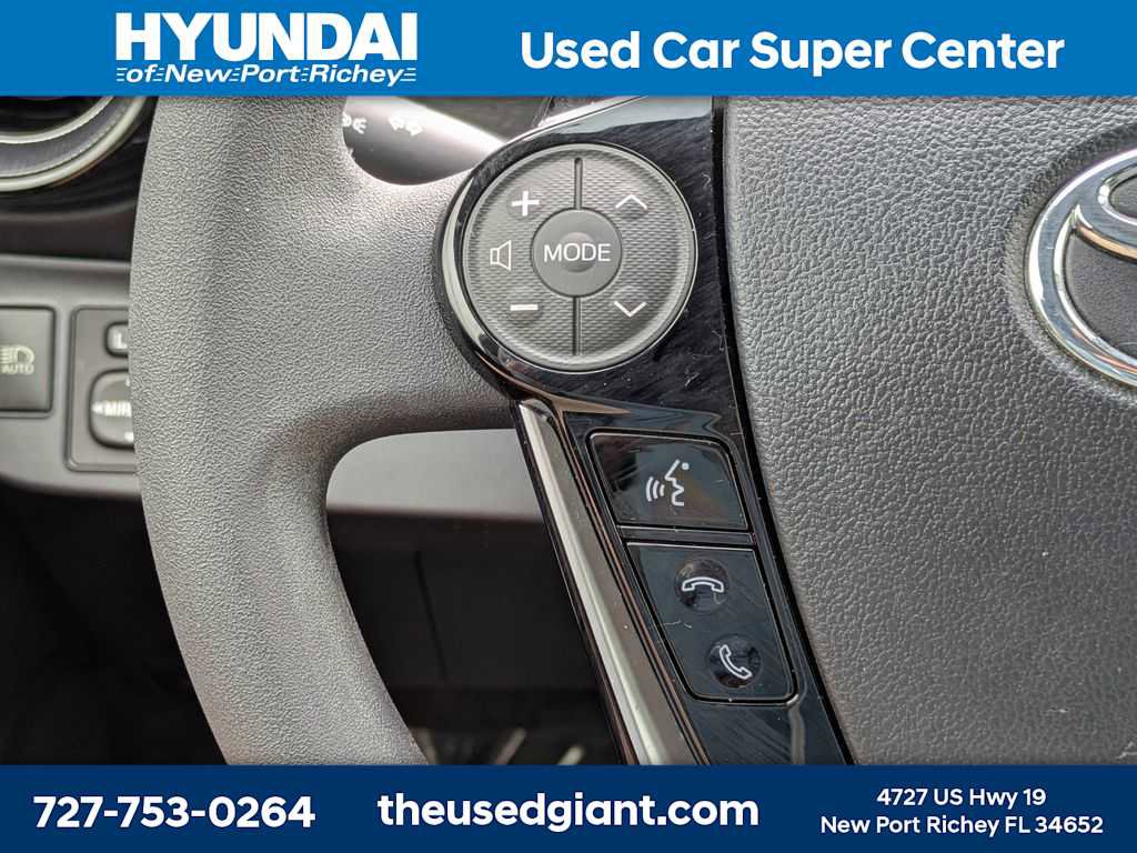 Used 2018 Toyota Prius C Two image 27