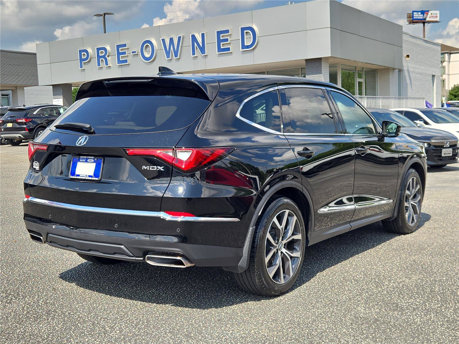 Used 2023 Acura MDX w/ Technology Package FWD image 7