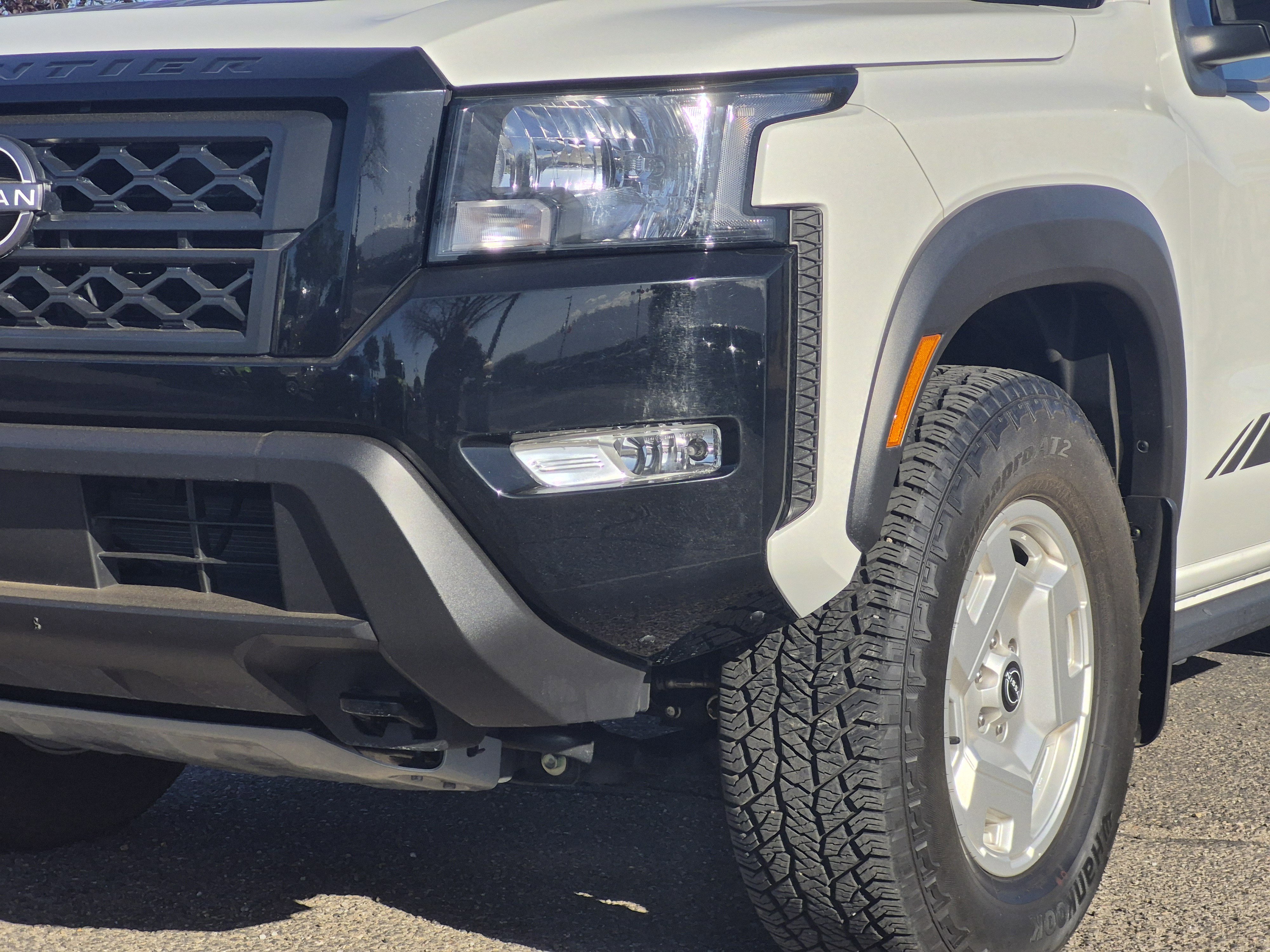 Used 2024 Nissan Frontier SV w/ Hardbody Edition AWD/4WD image 9