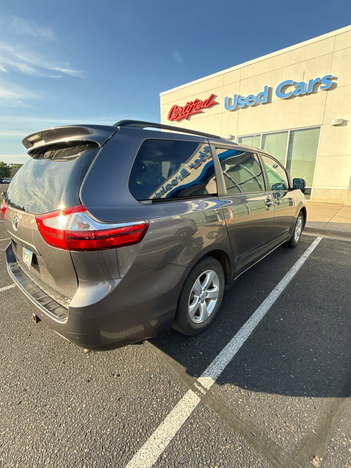 Used 2015 Toyota Sienna LE FWD image 4