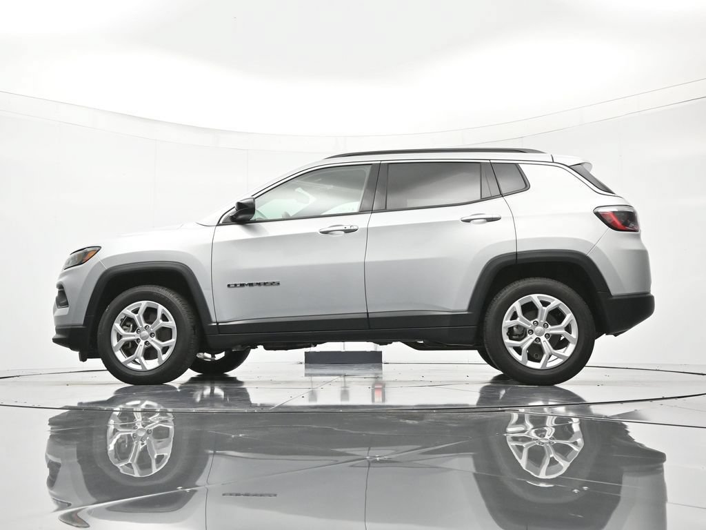 Used 2024 Jeep Compass Latitude AWD/4WD image 42