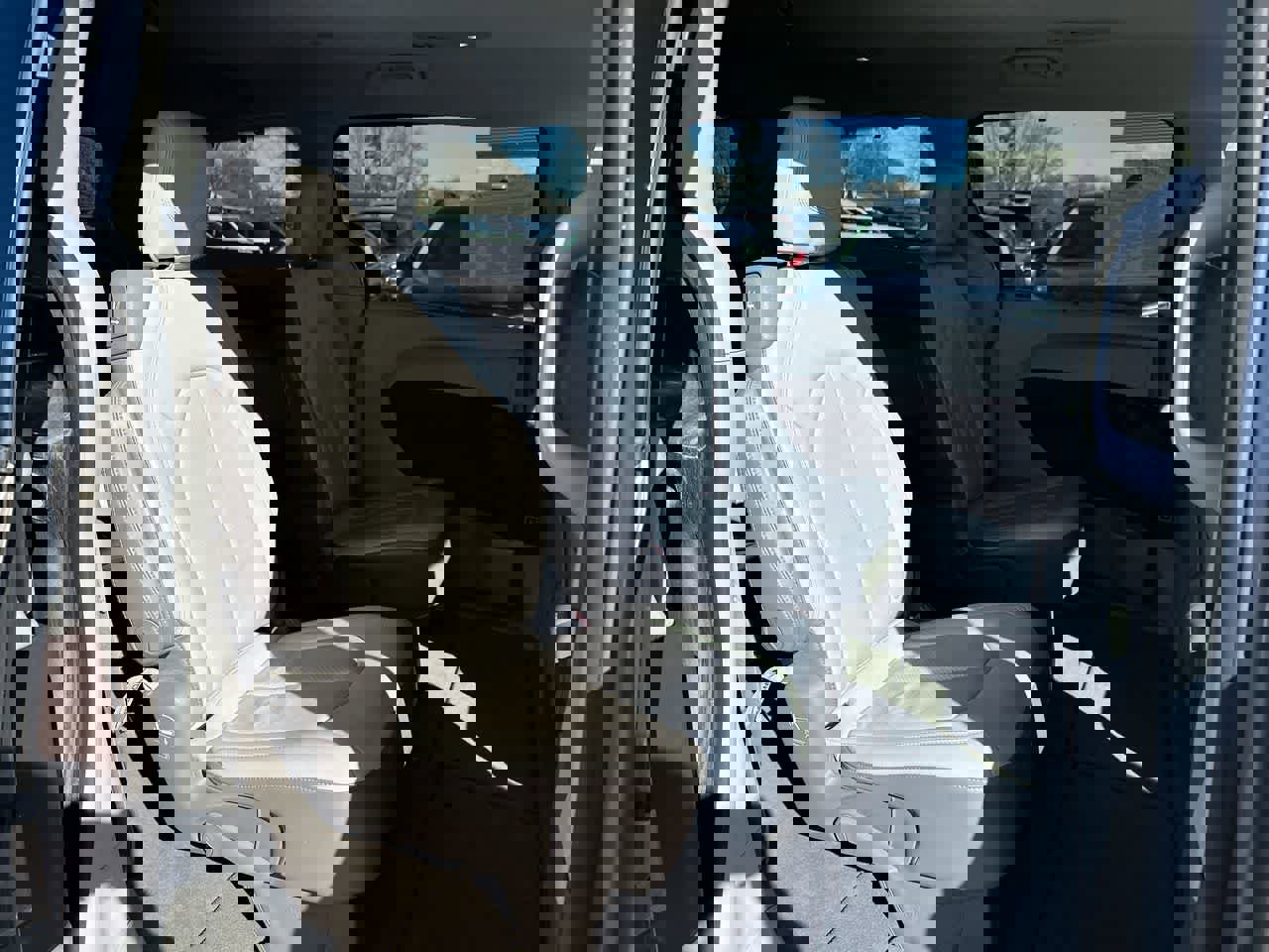 Used 2018 Chrysler Pacifica Touring-L image 25