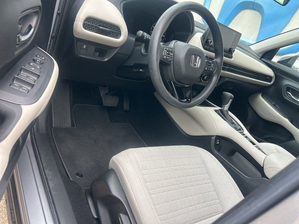 Used 2023 Honda HR-V LX image 11