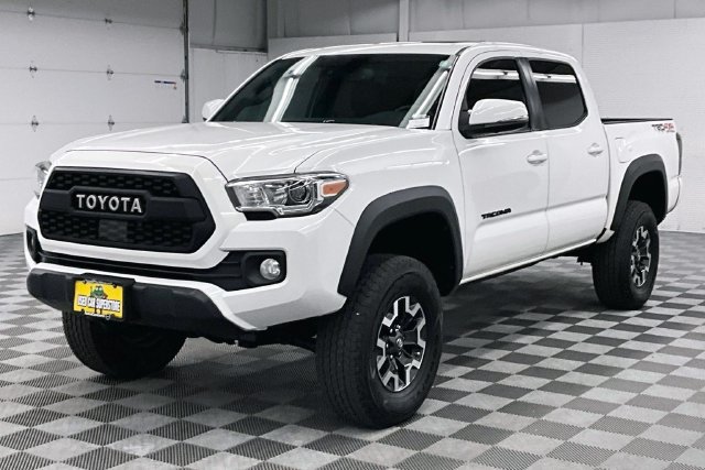 Used 2020 Toyota Tacoma TRD Off-Road AWD/4WD image 12