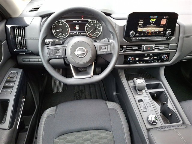 Used 2025 Nissan Pathfinder S image 20