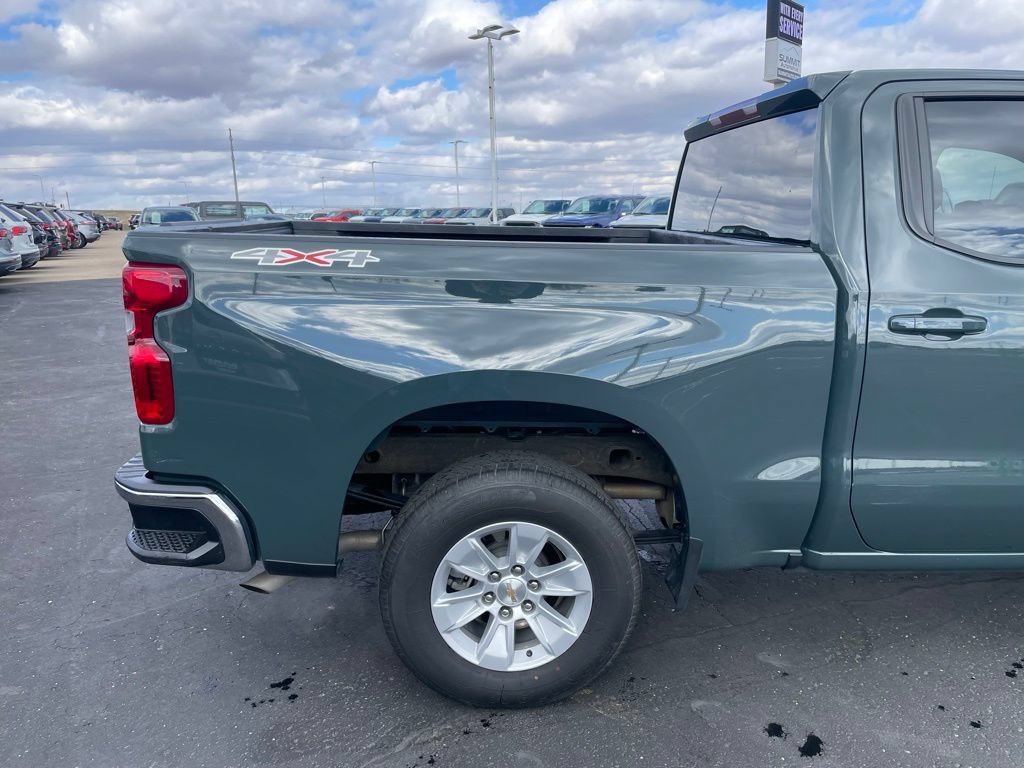 Used 2025 Chevrolet Silverado 1500 LT AWD/4WD image 33