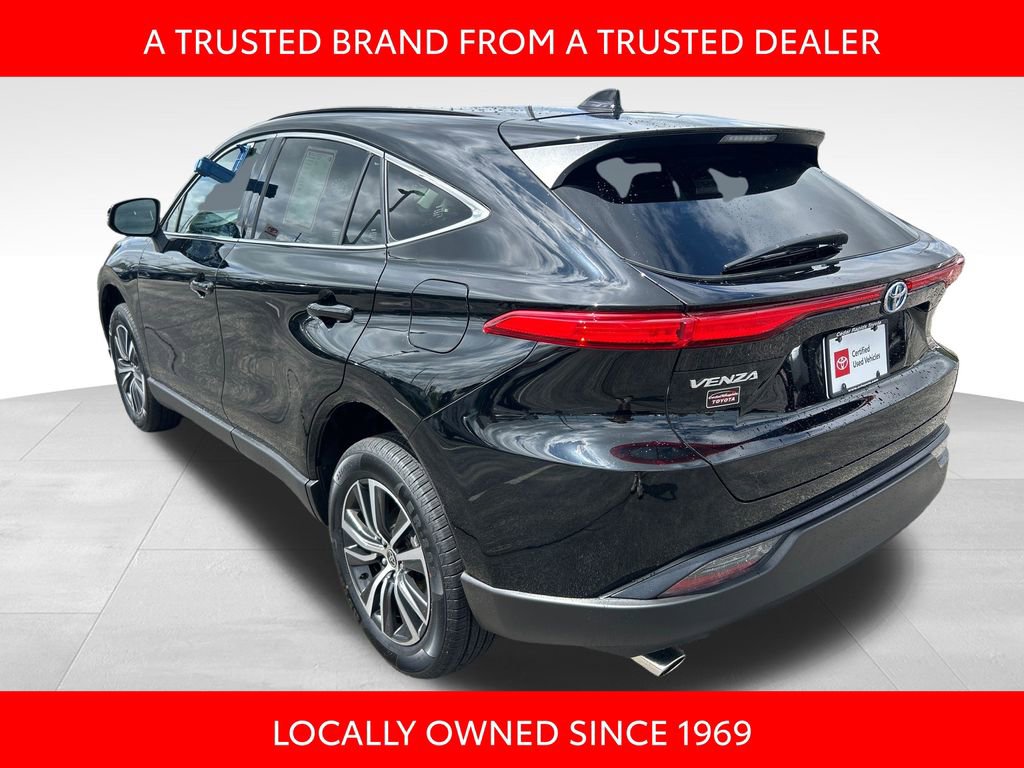 Certified 2023 Toyota Venza LE AWD/4WD image 4
