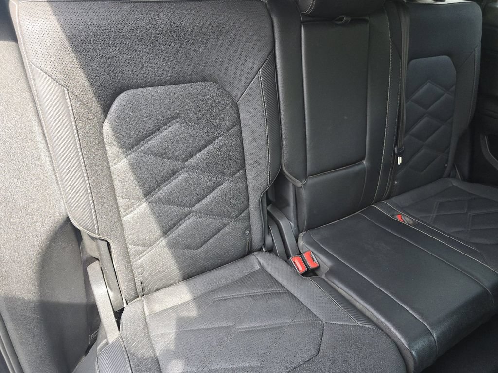 Used 2024 Volkswagen Atlas Cross Sport SE FWD image 19