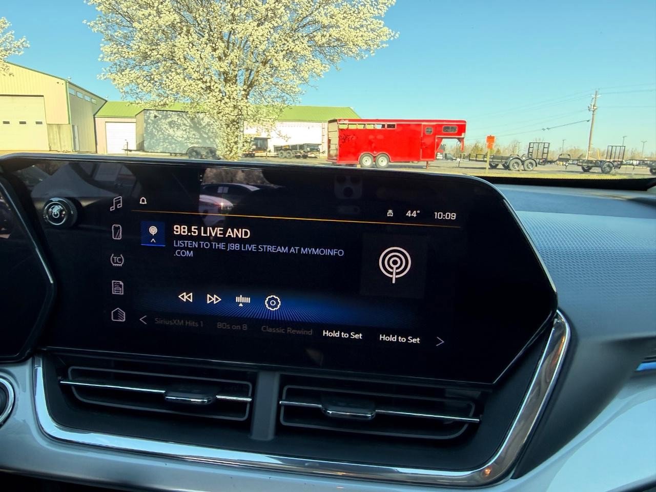 Used 2025 Chevrolet Trax LT w/ Driver Confidence Package image 14