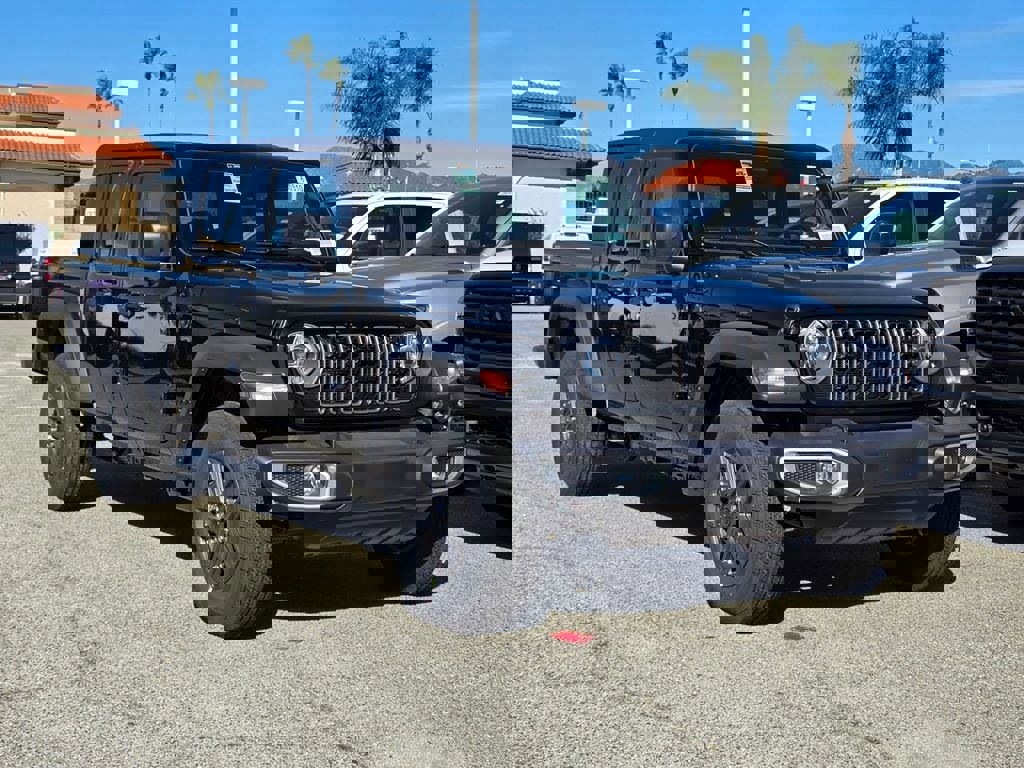 New 2026 Jeep Gladiator Sport