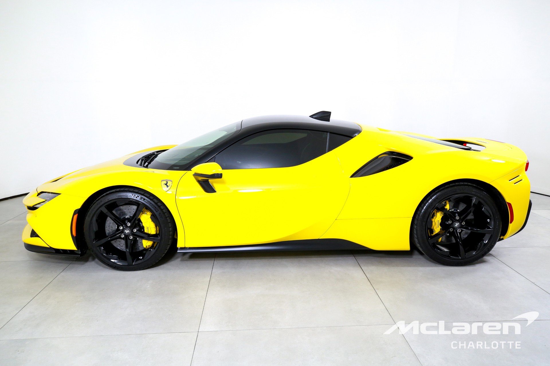 Used 2022 Ferrari SF90 Stradale image 5